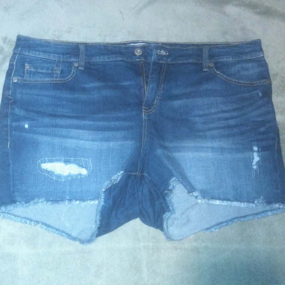 Torrid jean shorts women's size 22